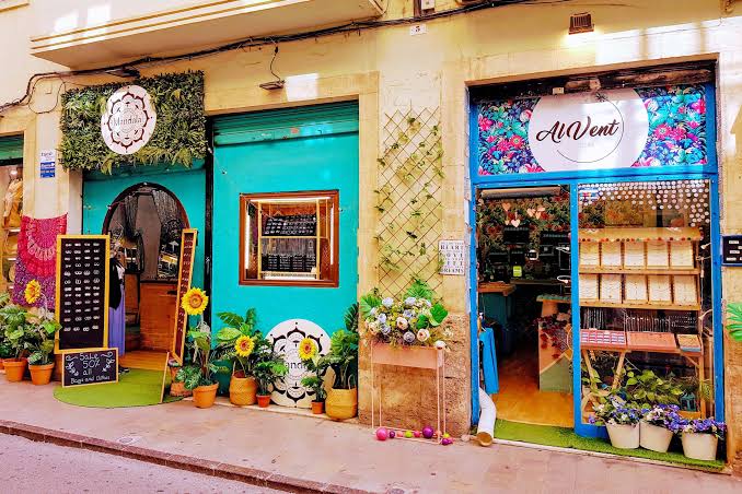 Do Fashion Shopping Like a Local Experience. Valencia. Private