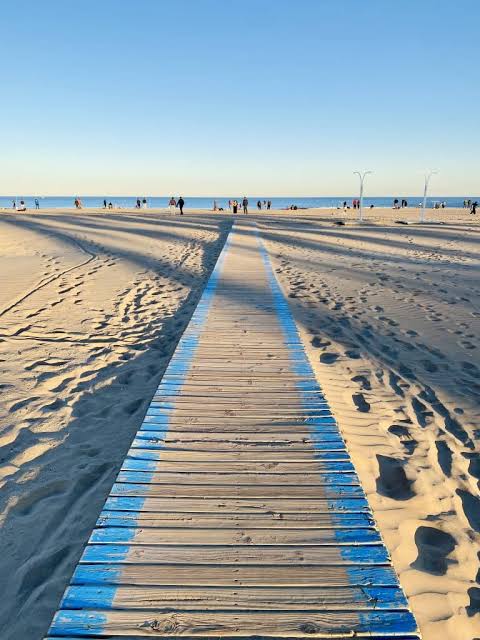 Do The Beach Like a Local Experience. Valencia. Private.